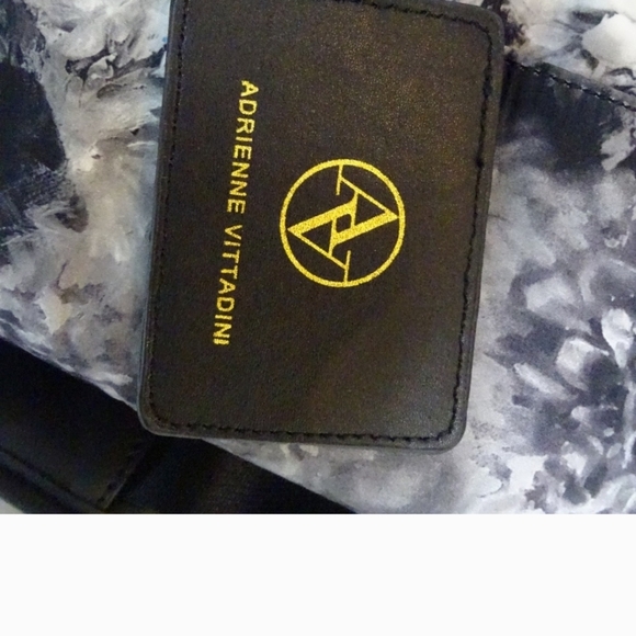 Adrienne Vittadini Travel Duffel Weekender Bag - Picture 4 of 7